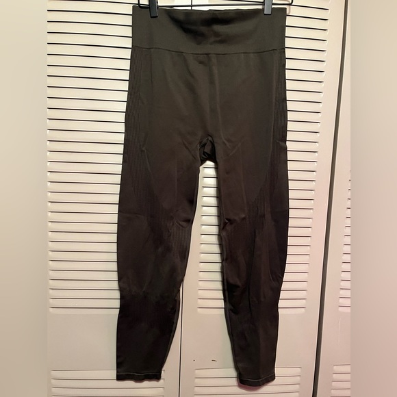 PINK Victoria's Secret Pants - 🔴EUC PINK Active Hunter/Dark Green Leggings Leggings- Size XL